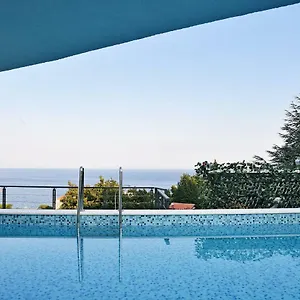 Apartment In Ziza, Rooftop Swimming Pool, Opatija