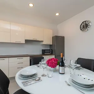 Apartment Matea 